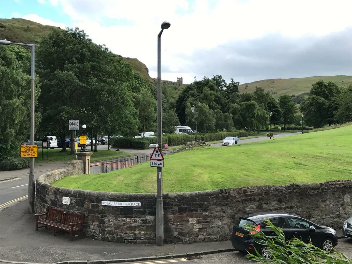 Beautiful Holyrood Park Apartment Edinburgh Eksteriør bilde