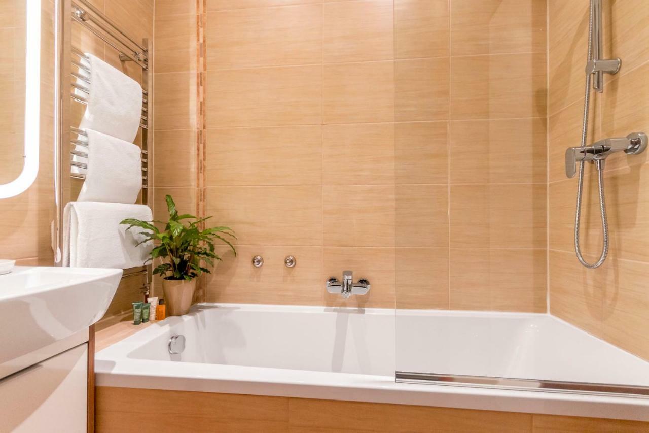 Beautiful Holyrood Park Apartment Edinburgh Eksteriør bilde